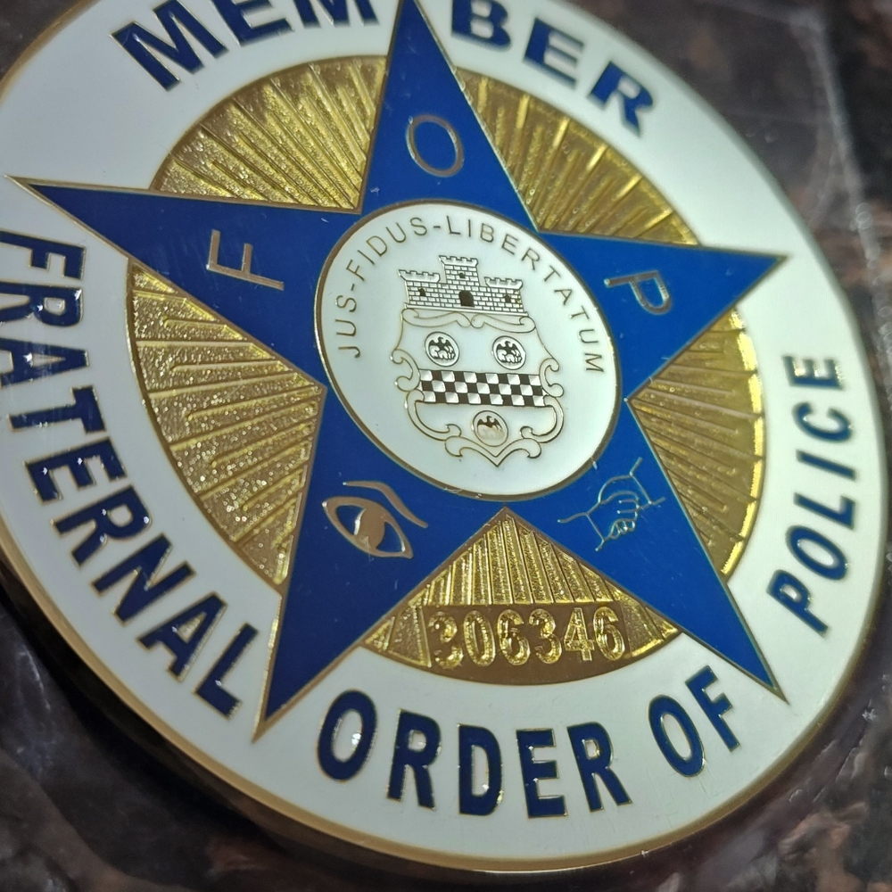 VINTAGE F0P FRATERNAL ORDER OF POLICE VEHICLE EMBLEM NEW OLD stock.